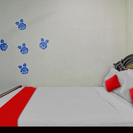 Oyo Flagship 81051 Sri Sai Manikanta Hotell Hyderabad Exteriör bild