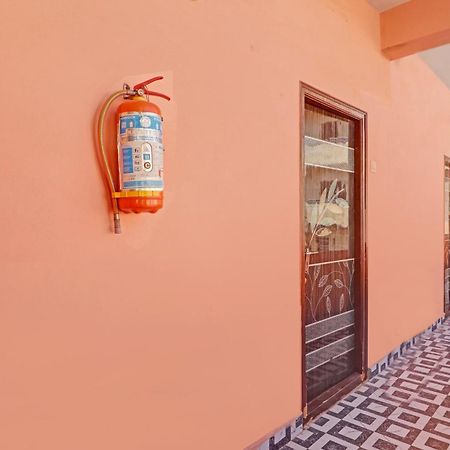 Oyo Flagship 81051 Sri Sai Manikanta Hotell Hyderabad Exteriör bild