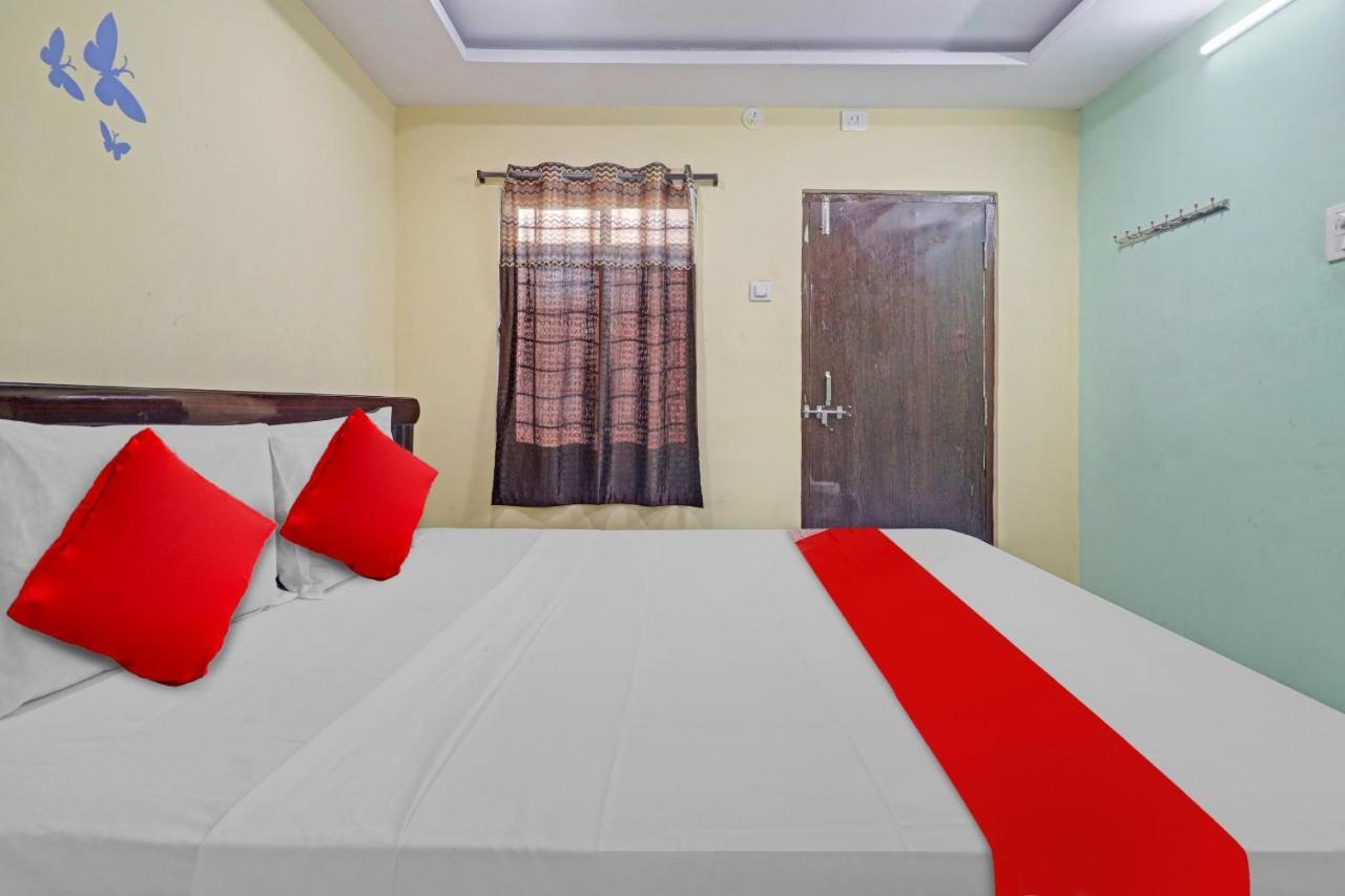 Oyo Flagship 81051 Sri Sai Manikanta Hotell Hyderabad Exteriör bild