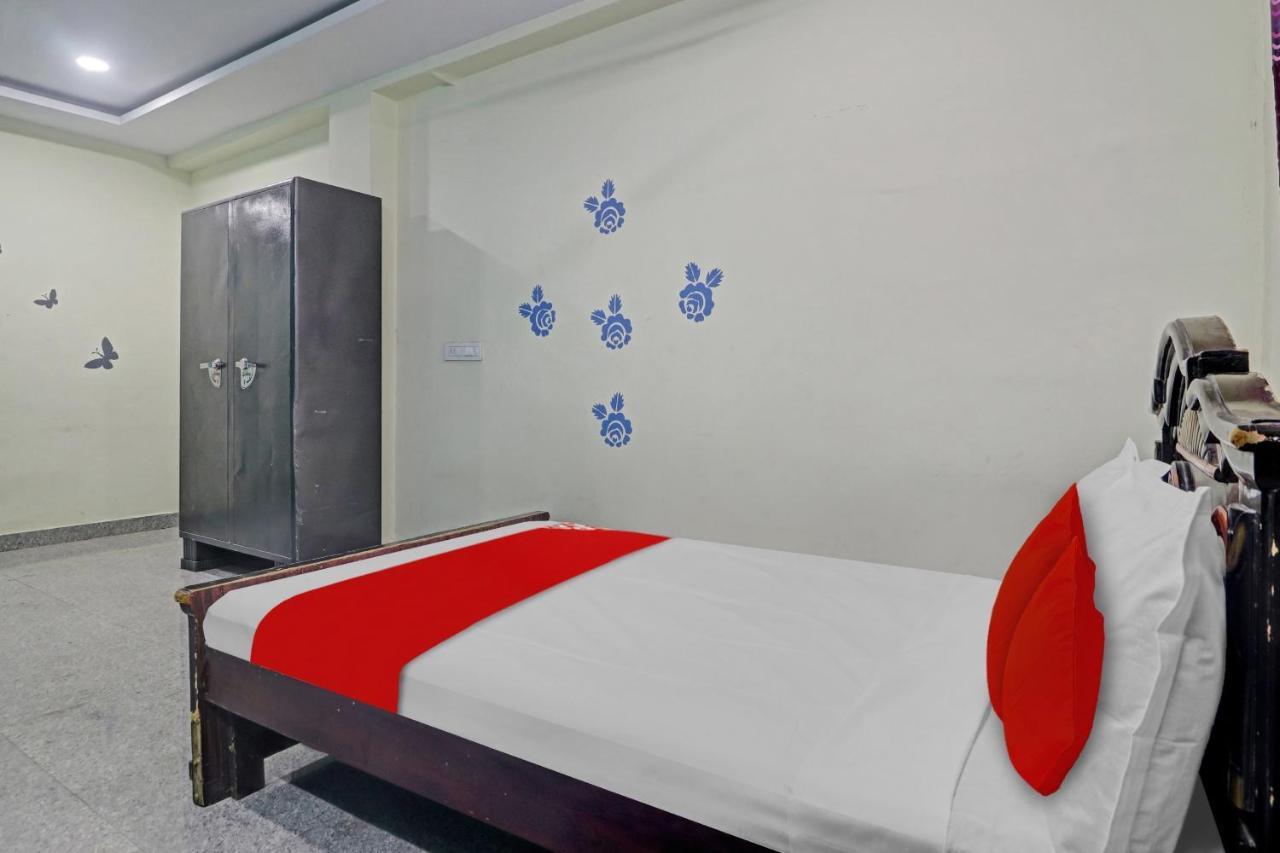 Oyo Flagship 81051 Sri Sai Manikanta Hotell Hyderabad Exteriör bild
