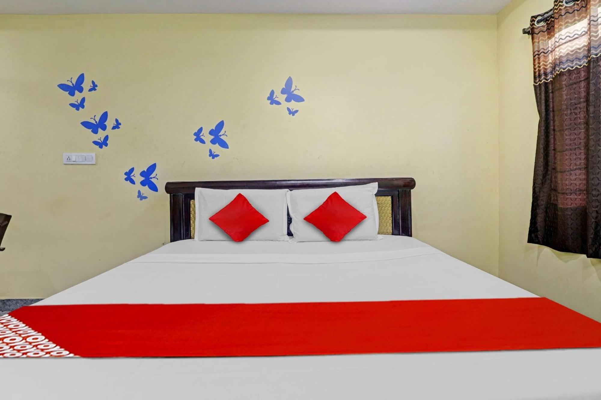 Oyo Flagship 81051 Sri Sai Manikanta Hotell Hyderabad Exteriör bild