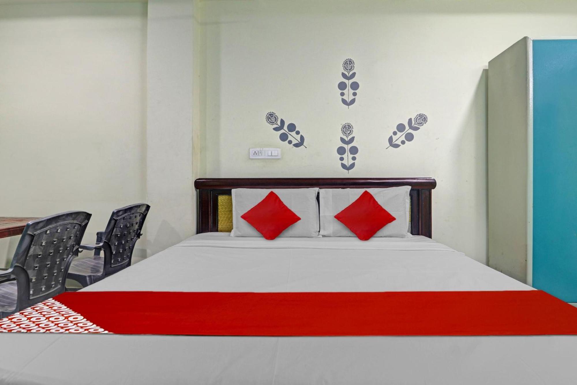Oyo Flagship 81051 Sri Sai Manikanta Hotell Hyderabad Exteriör bild