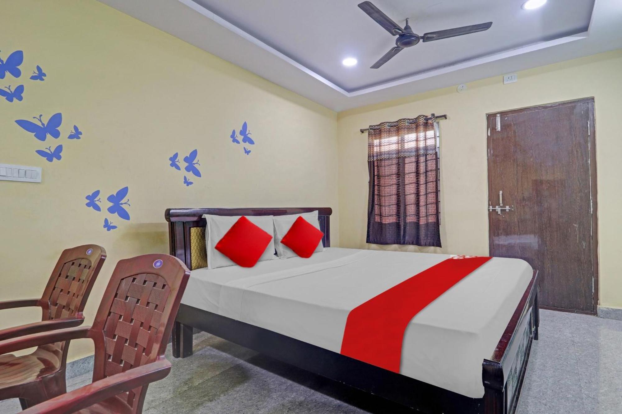 Oyo Flagship 81051 Sri Sai Manikanta Hotell Hyderabad Exteriör bild