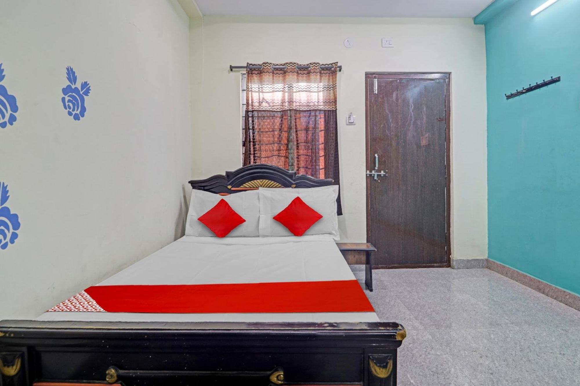 Oyo Flagship 81051 Sri Sai Manikanta Hotell Hyderabad Exteriör bild