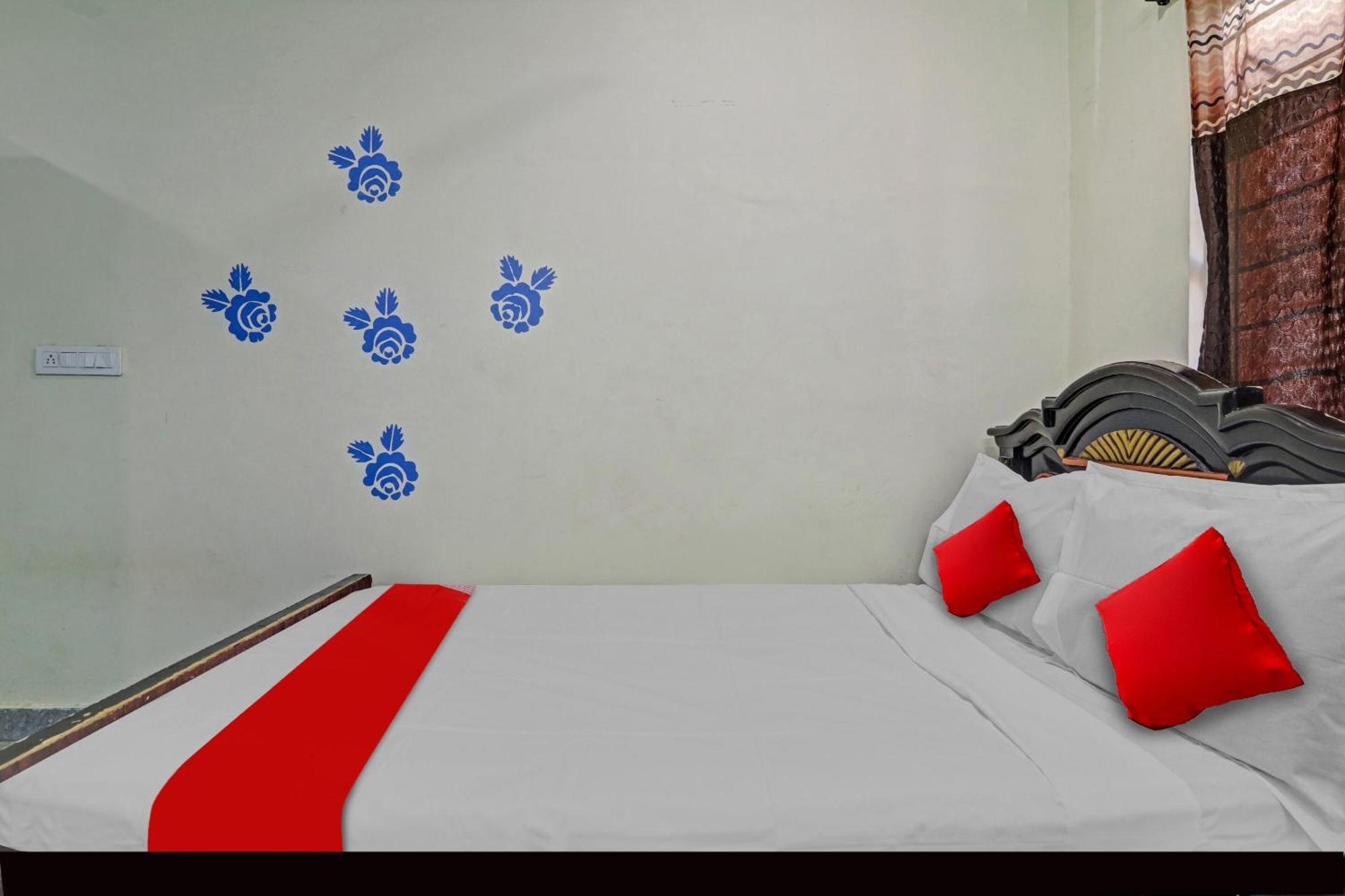 Oyo Flagship 81051 Sri Sai Manikanta Hotell Hyderabad Exteriör bild