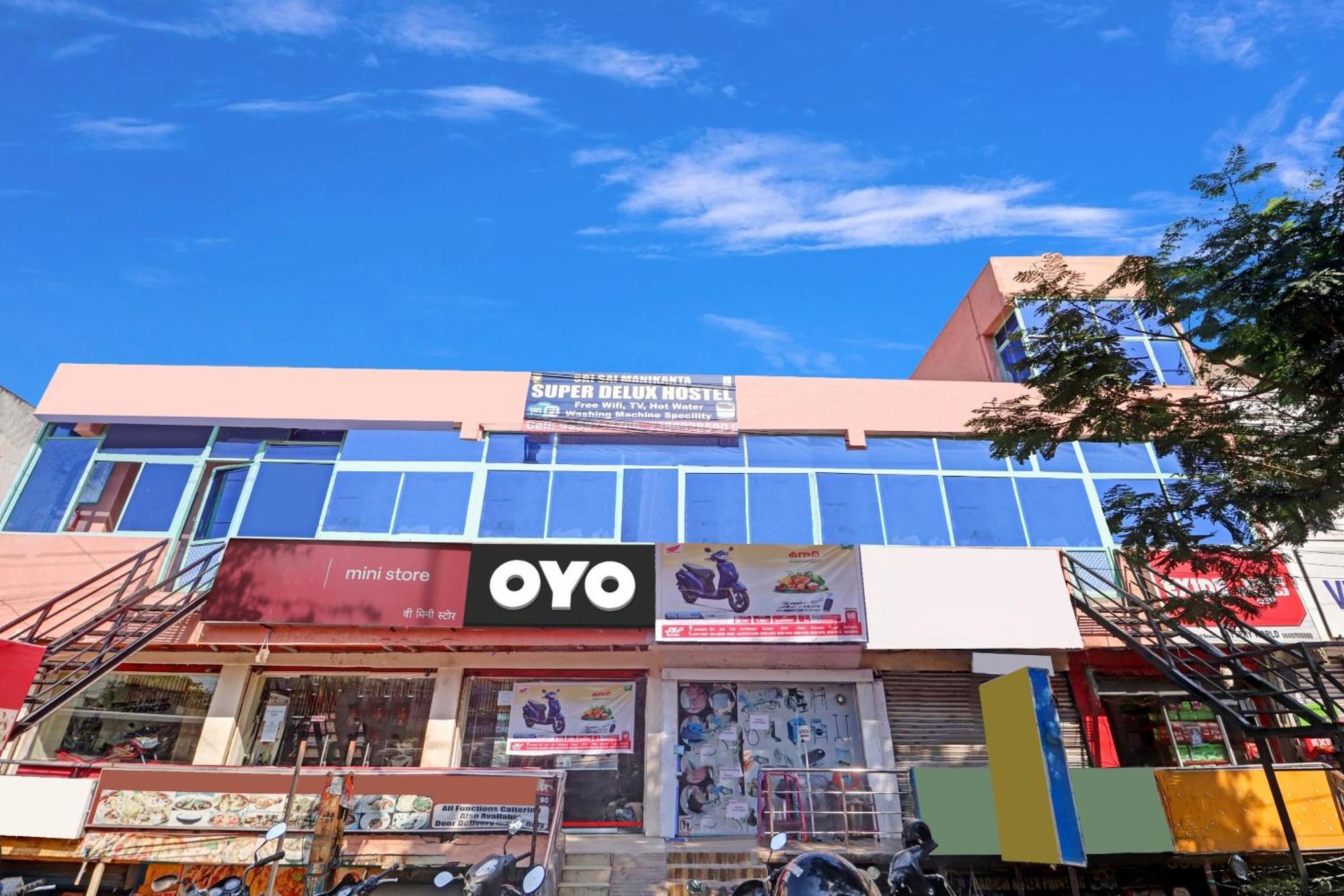 Oyo Flagship 81051 Sri Sai Manikanta Hotell Hyderabad Exteriör bild